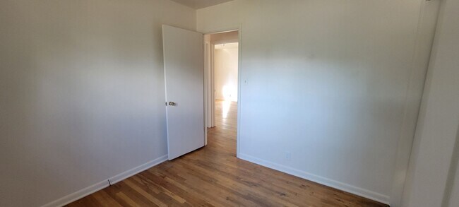 Building Photo - 3 Bedroom 1 Bath Home **Move In Special