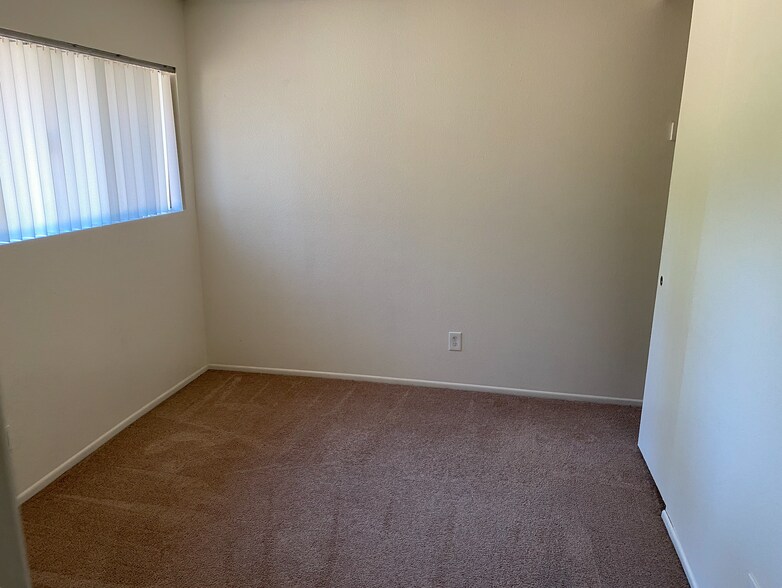 Left Bedroom upstairs next to bathroom - 10460 Caminito Sulmona