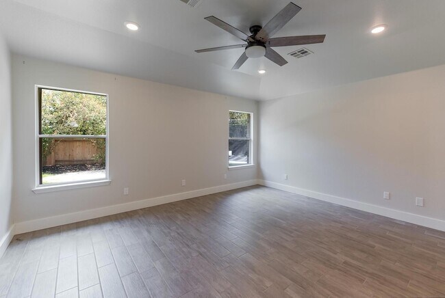Building Photo - 3213 Canyon Ledge Cove