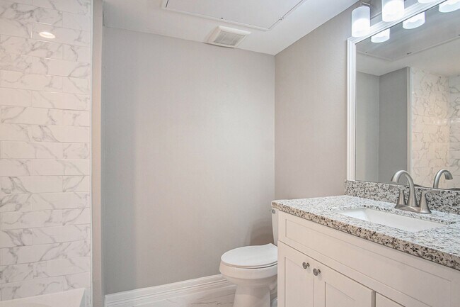 Building Photo - 5262 Ella Blvd