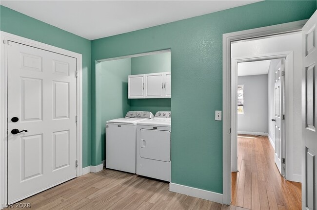 Building Photo - 405 Crater Ct