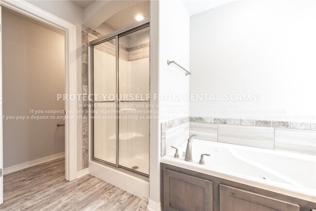 Building Photo - 4505 W Divide Dr