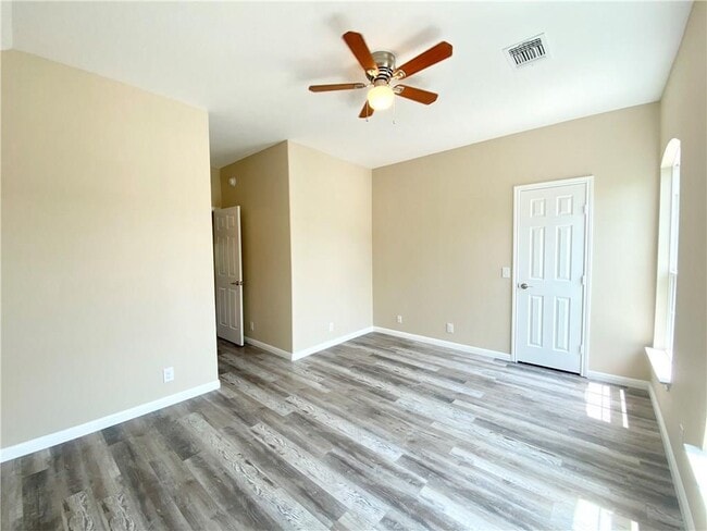 Building Photo - 2214 Conway Cove