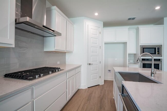 Building Photo - 4612 Modena Bay Bend