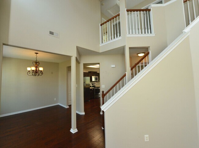 Building Photo - 517 Whisper Walk
