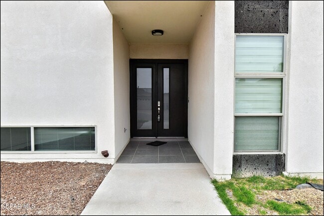 Building Photo - 5973 Cartagena Cir