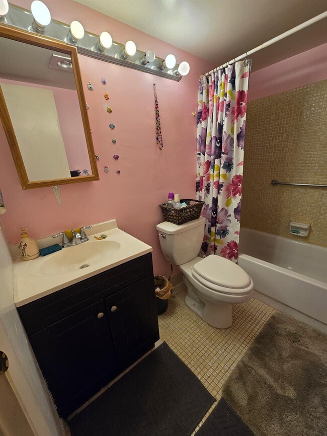 Building Photo - 91 Upminster Crescent