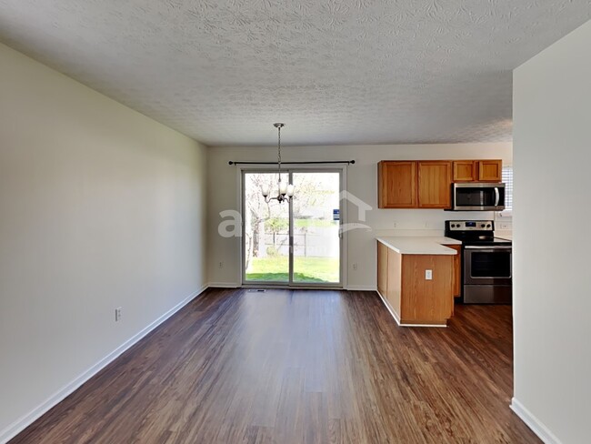 Building Photo - 1264 Village Dr