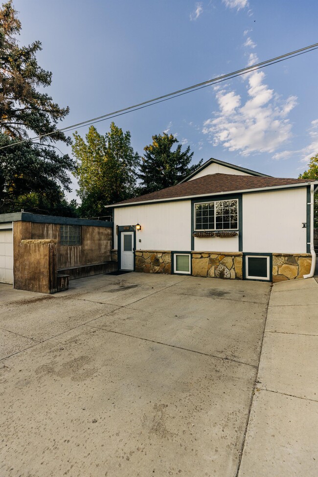 Building Photo - 595 Wyoming Ave