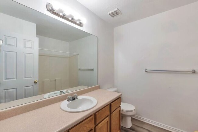 Building Photo - Peaceful Provo Townhome