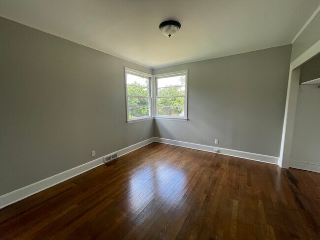 Building Photo - 5411 Garners Ferry Rd