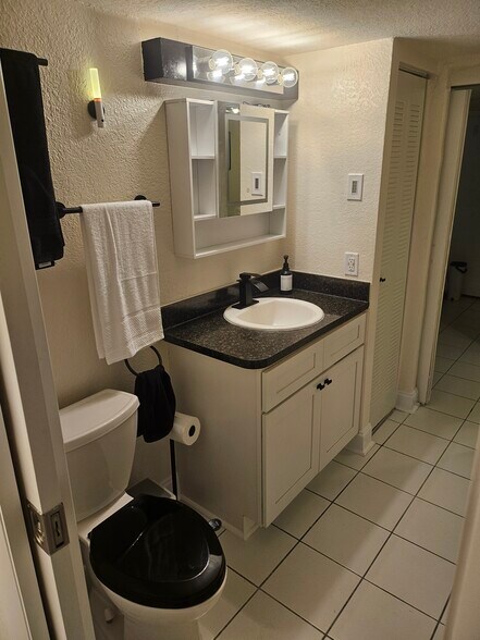 Building Photo - 387 S McMullen Booth Rd