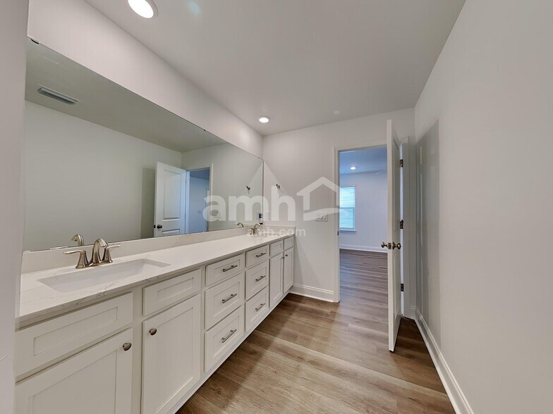 Building Photo - 168 Portside Pk Dr