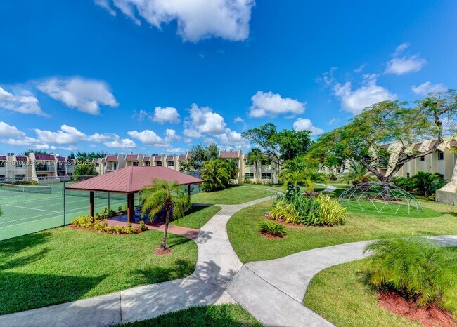 Building Photo - 14036 SW 90th Ave