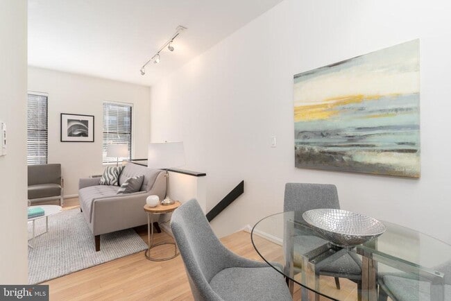 Building Photo - 1843 Mintwood Pl NW