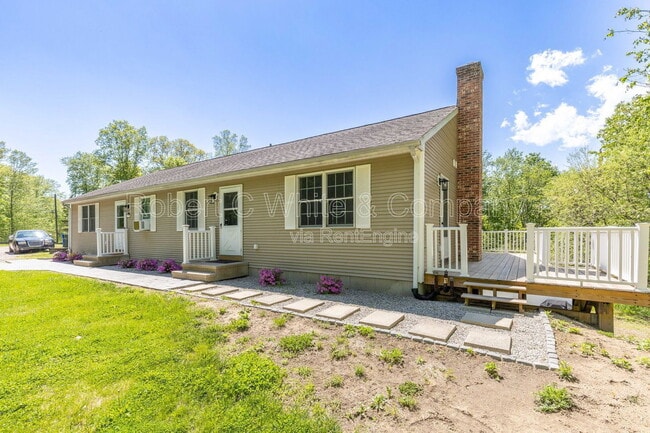 Building Photo - 94 Quiet Woods Rd
