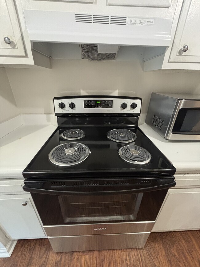 Building Photo - 315 Sidney Martin Rd