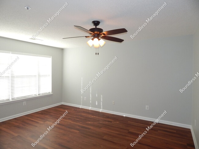 Building Photo - 353 Azalea Cir