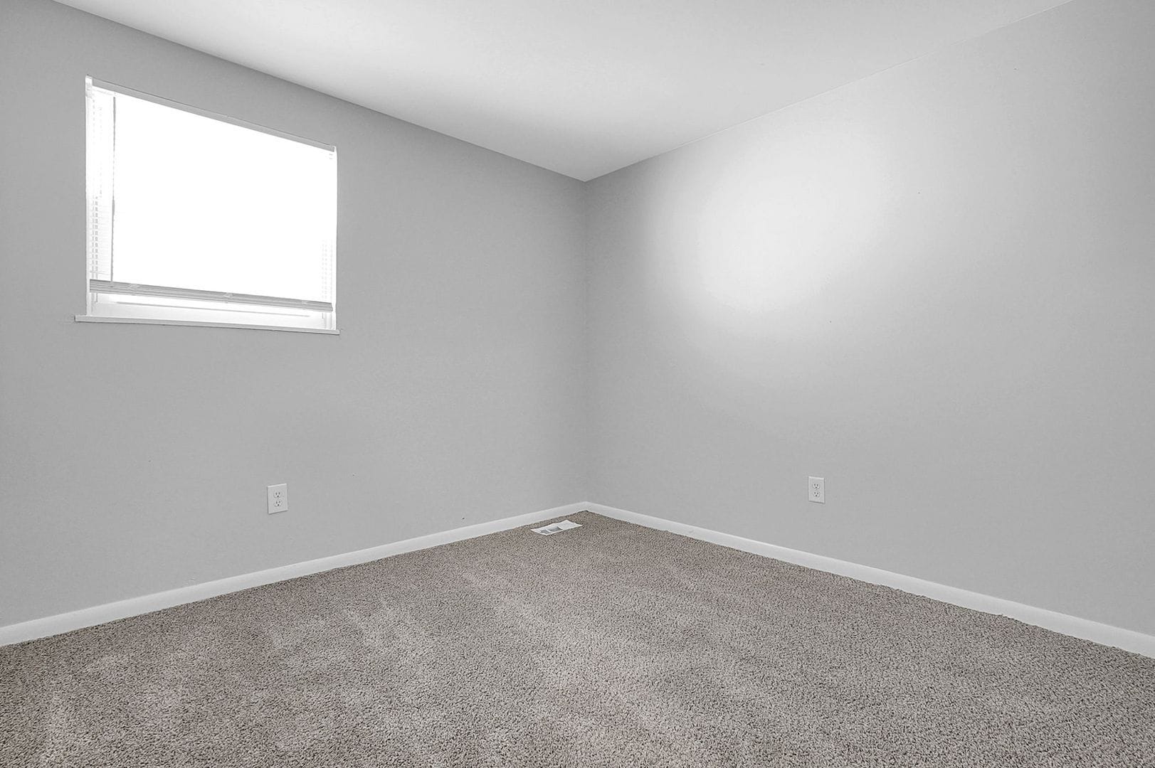 Building Photo - 1652 E 25th Ave