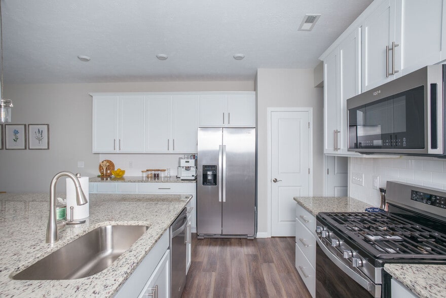 Building Photo - 810 Dipper Ln