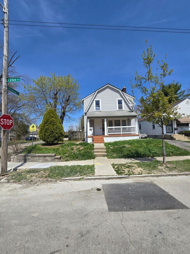 Building Photo - 3 BEDROOM SINGLE FAMILY HOME