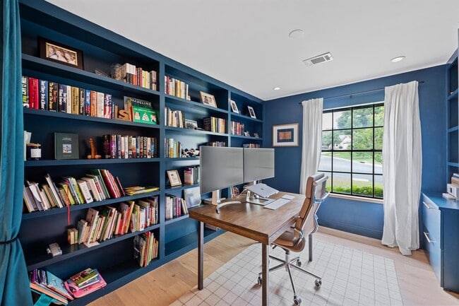 Building Photo - 8307 Spring Valley Dr