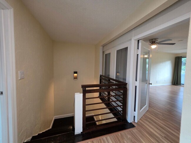 Building Photo - 208 Pine Cone Trail