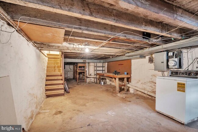 Building Photo - 3227 Chatham St