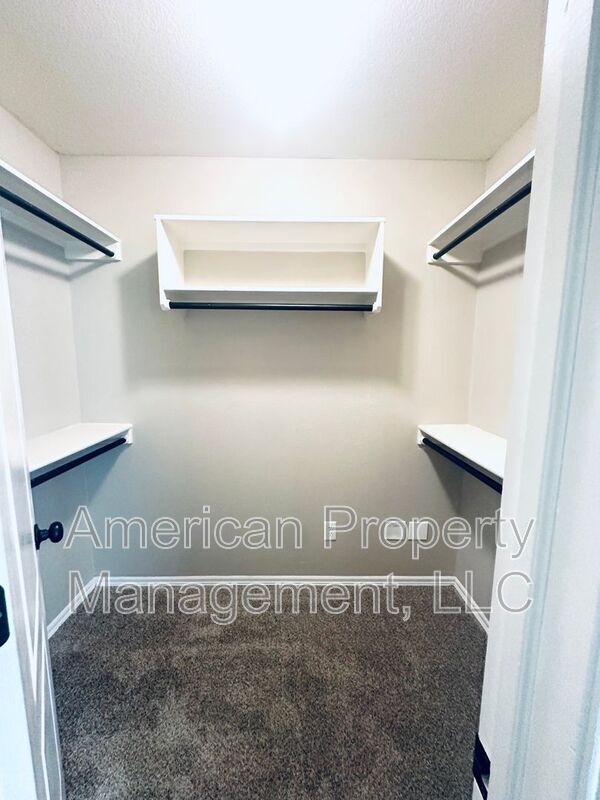 Building Photo - 2832 S 138th E Ave