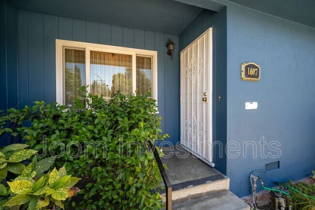 Building Photo - 1007 Monterey Rd