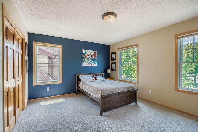 Building Photo - 14143 Jardin Ave N