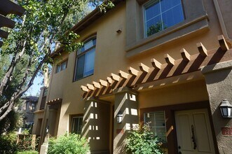 Building Photo - Stunning 2 Bed 2 Bath Tustin Condo with So...