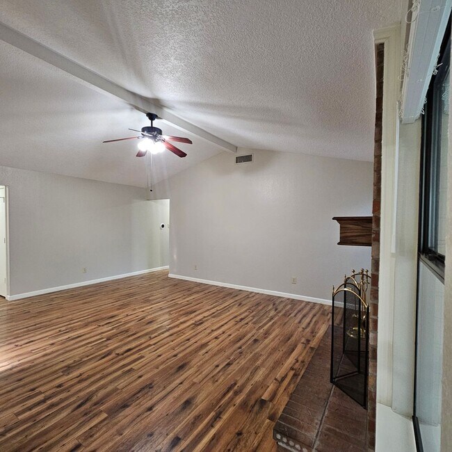 Building Photo - Wylie East Charmer