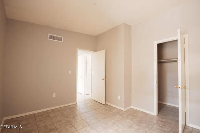 Building Photo - 8153 St Andrew Ln