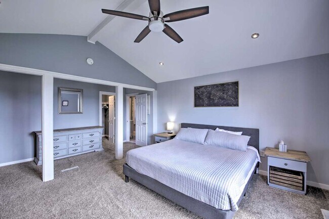 Building Photo - 6447 S Franklin Rd