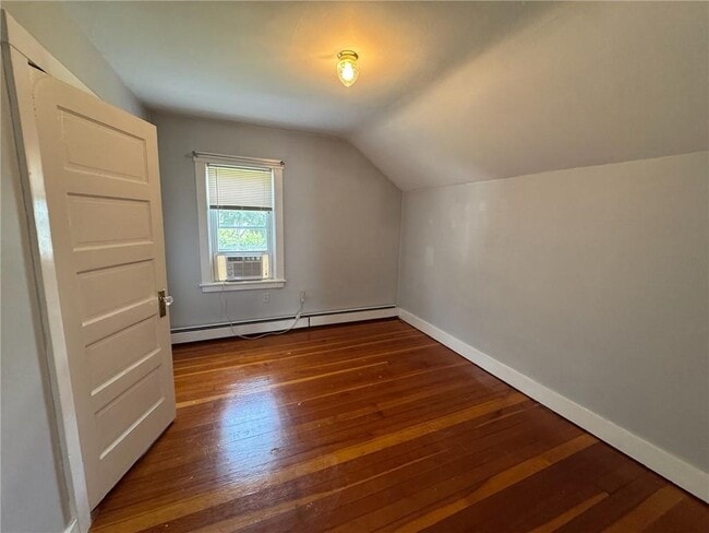 Building Photo - 67 Hall Ave