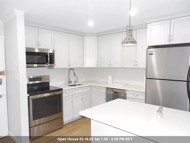 Primary Photo - 1001 Avenue C