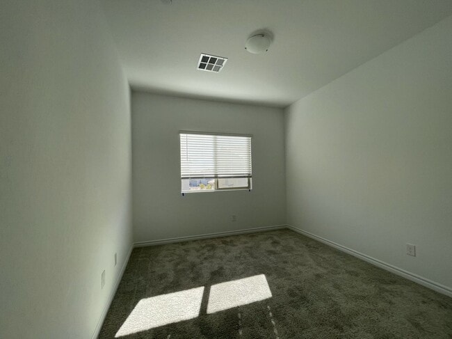 Building Photo - GATED 3 BED 2.5 BATH 2 CAR GARAGE + LOFT IN NORTH LAS VEGAS