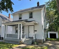 Building Photo - 105 Dickinson St