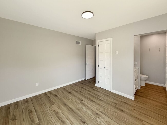 Building Photo - 4848 Alfred Ave
