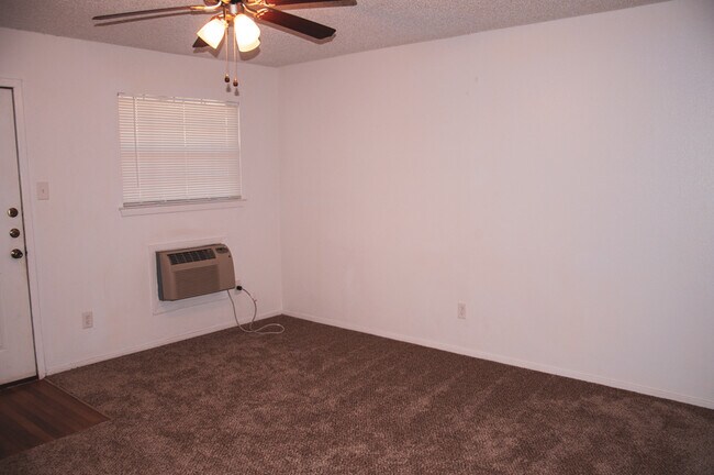 Jackson Square Lubbock, TX Apartment Finder