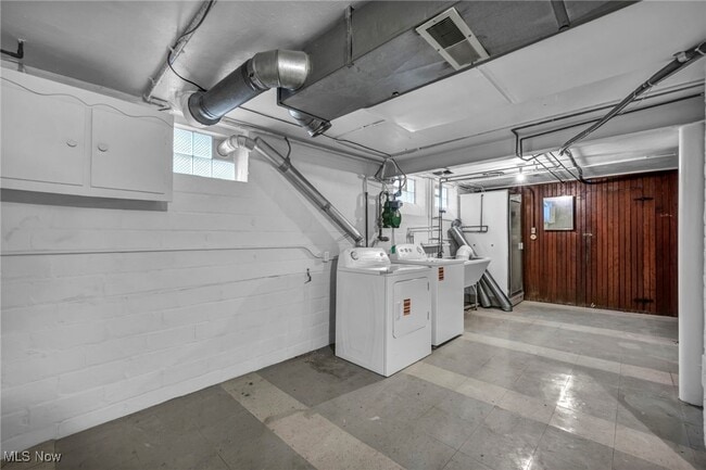 Building Photo - 766 E 232nd St