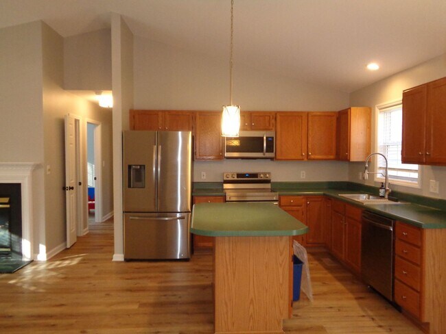 Building Photo - APPLICATION PENDING-NICE-One Level House for Rent in Oak Ridge