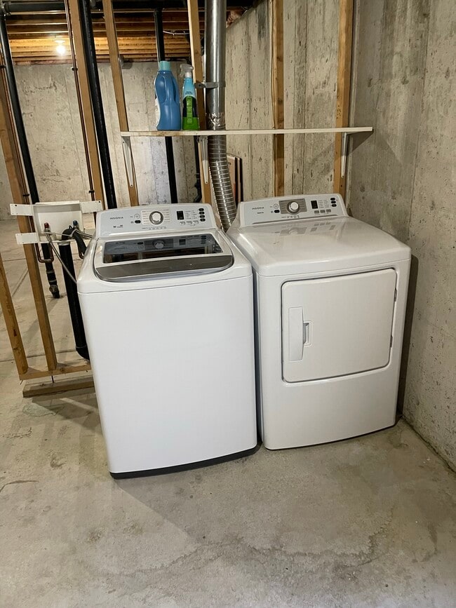 Building Photo - 5407 Rhyolite Way