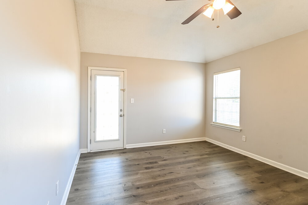 Building Photo - 5871 Carrel Cove