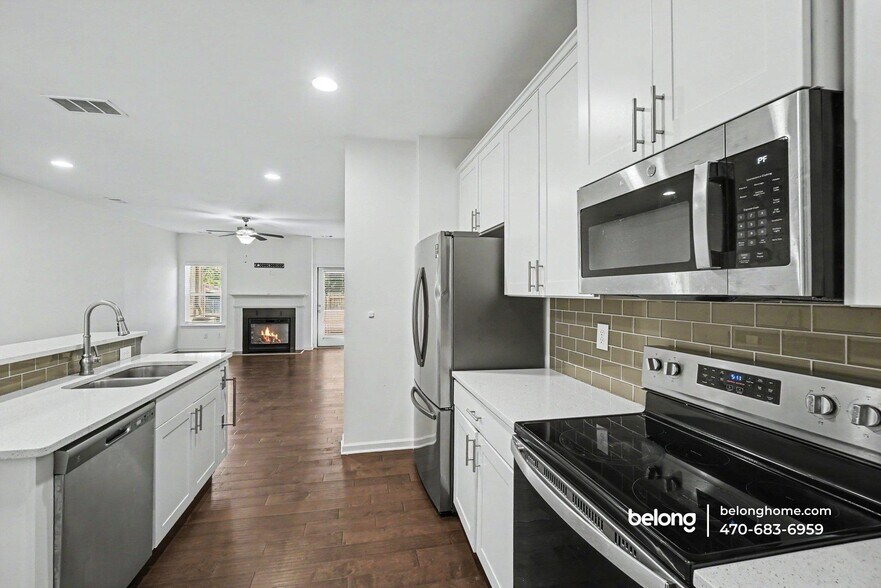 Building Photo - 897 Ambient Way