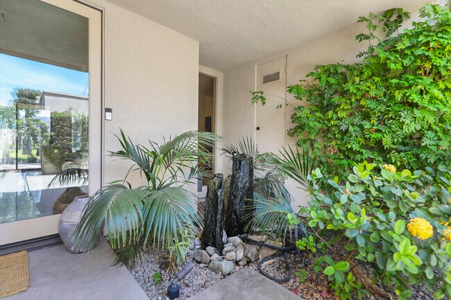 Building Photo - 829 Inverness Dr