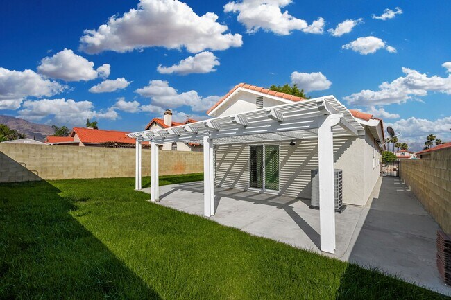 Building Photo - COMING SOON - Beautiful Highland Home