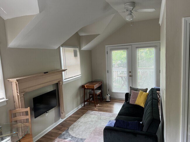 Building Photo - 515 Calhoun St NW