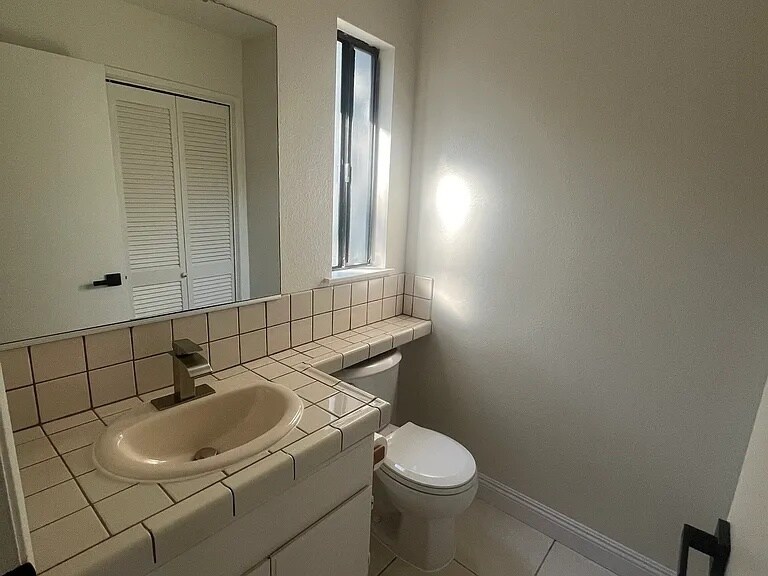 Building Photo - 8739 Pine Crest Pl